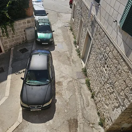 Nezi דירה *